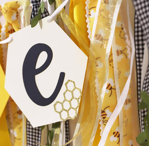 Agkvw 1st Bee Theme High Chair Banner - Happy Bee Day Birthday Banner, First Birthday Decoration for Boys and Girls