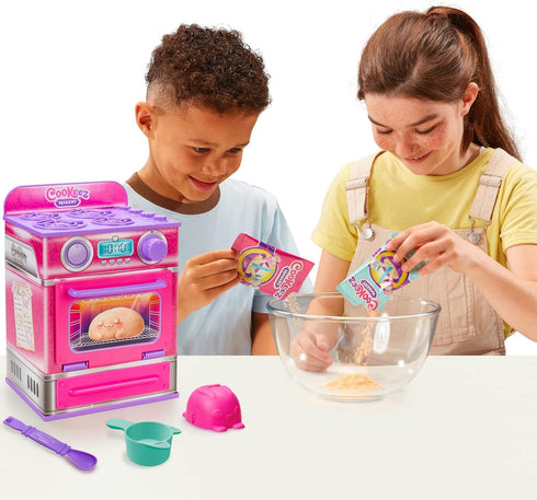 Playset 5+ Cookeez Makery Cinnamon Treatz Oven Interactive Bake & Reveal Oven with Mystery Scented Plush (Cinnamon