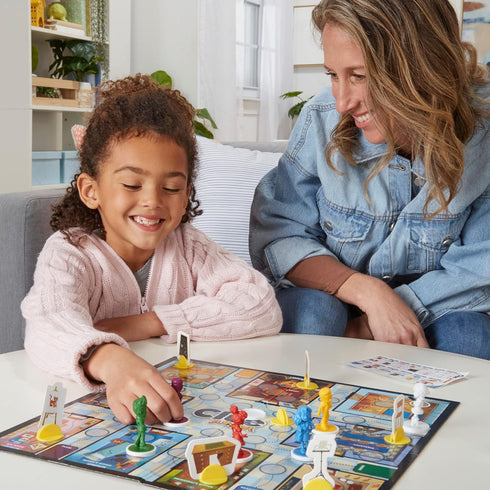 Clue Junior Game, 2-Sided Gameboard, 2 Games in 1, Clue Mystery Game for Younger Kids Ages 4 and Up, 2 to 6 Players