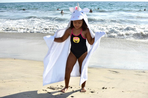 2-8 100% Hooded Baby Towel for Kids | Large Cotton Baby Towel for Girls or Boys in White | Cute Unicorn Bath Towels
