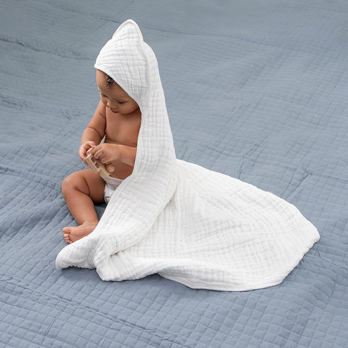 Set Comfy Cubs Baby Washcloths & White Hooded Towel - Perfect for Bath Time