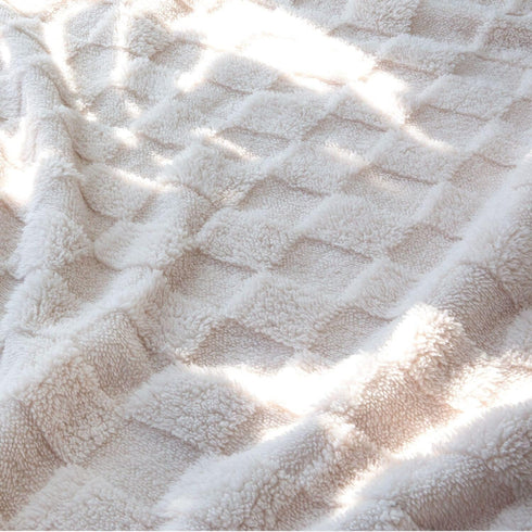 HOMRITAR 3D Gingham Fleece Baby Blanket for Girls Boys, Cozy Decor for Home Bed, 30 x 40 Inches Cream