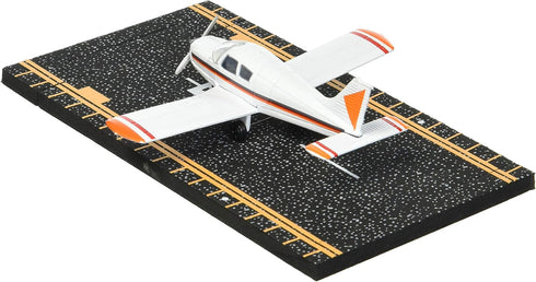 Hot Wings Planes Piper Cherokee with Connectable Runway