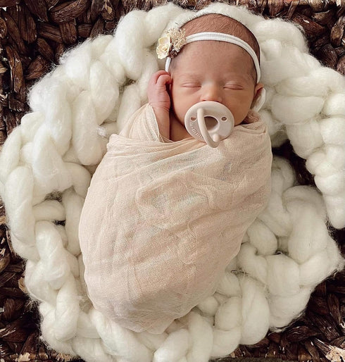 Lee Lee + Me 100% 0-18 Lee Lee and Me Newborn Pacifier - Sage - Medical Grade Silicone Paci - Breast-Like Nipple