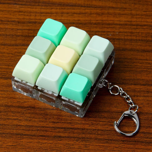 ILHSTY 9-in-1 (5 Keyboard Fidget Toy Clicker Fidget Keychain, Stress Relief Desk Toys Decompression Button Keyboard