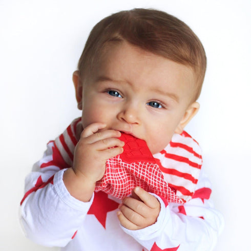 Nuby Reversible 100% Natural Cotton Muslin 3 Piece Teething Bib, Grey/Red/Blue, Arrows/Stripes/Elephants
