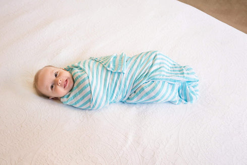 green sprouts Muslin Swaddle Blankets made from Organic Cotton, Generously Sized for Easy Swaddling, 2 Count