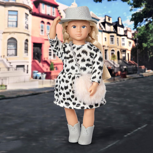 Lori – Mini Doll – 6-inch Fashion Doll – Stylish Outfit – Toys for Kids – 3 Years + – Brinne