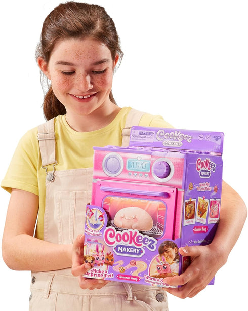 Playset 5+ Cookeez Makery Cinnamon Treatz Oven Interactive Bake & Reveal Oven with Mystery Scented Plush (Cinnamon
