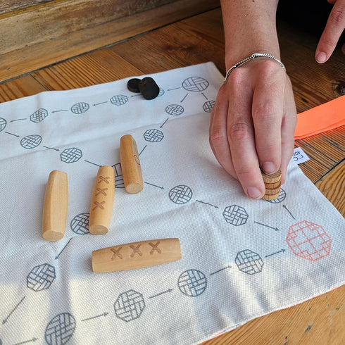2~4Teams, 15min, Giftable YUTNORI(Portable Board Game), Traditional Korean Party Game (with Unique Dice), Korean Folk