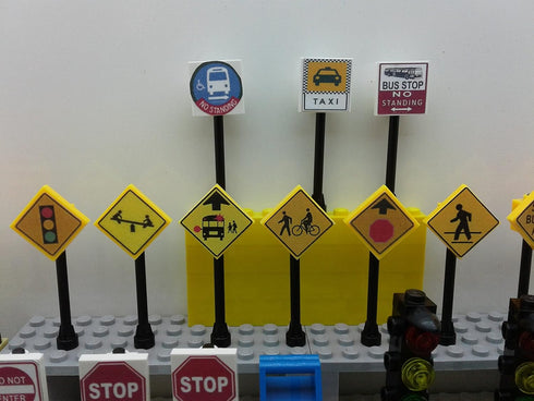 Custom Toys & Hobbies City/TOWN/VILLAGE/STREET 25 Play Road Signs, POST BOX, TRAFFIC LIGHTS