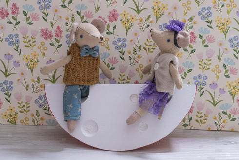 LEVLOVS Mouse Doll, Christmas Mouse in a Box, Sister Mouse in Matchbox, Linen Doll with Mushroom in Leaf Bed
