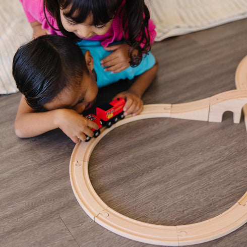 Set (22 Melissa & Doug Classic Wooden Figure Eight Train pcs)