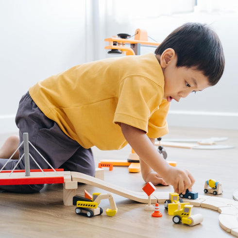 Set Set PlanToys Road Construction Wooden Montessori Imaginative and Fine Motor Play Toy | Coordination, Creativity