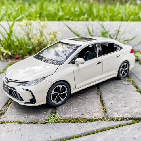 BDTCTK Compatible 1:32 Corolla Model Car, Zinc Alloy Pull Back Toy Car with Sound and Light for Kids, White