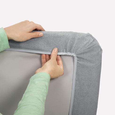 Chicco LullaGo Bassinet Sheets - 2-Pack Grey Triangle | Grey