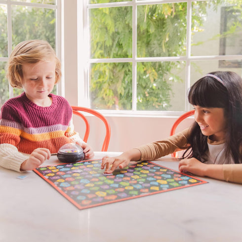 Educational Insights Robot Face Race, Fast Paced Color Recognition Game for 2-4 Players, Award-Winning Fun