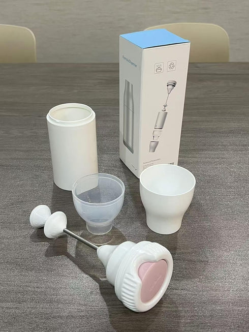 CozyStyle Portable Baby Formula Dispenser with Quick Release Feature - Ideal for Travel