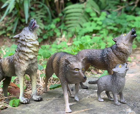 Gemini&Genius Howling Wolf Animal Toys - Family Playset with Realistic Gray Wolf Toy Figurines, Ages 3+ (4 Pcs)