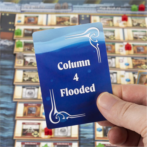 Spin Master Games The Titanic Movie Strategy Party Game for Adults and Kids Ages 12 and Up