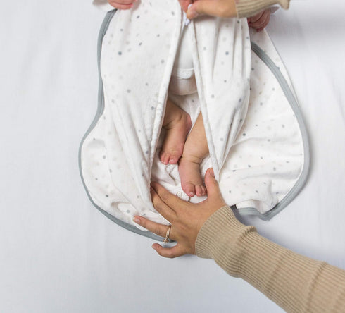 Amazing Baby Microfleece Sleeping Sack, Sterling Playful Dots, Large 12-18 Month, 2-Way Zipper, Wearable Blanket