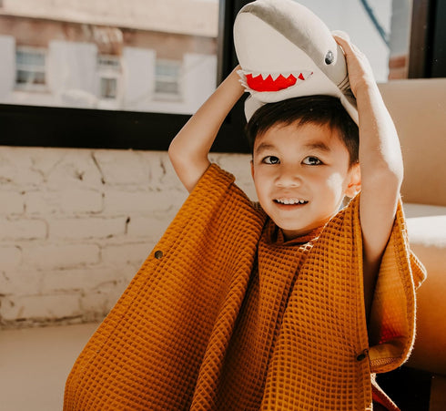(6-10 Jade&Kai Hooded Towel for Kids | Snaps into a Poncho | Organic Cotton Waffle | Lightweight and Absorbent | Bath