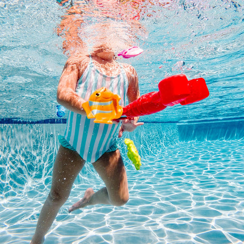 Melissa & Doug Sunny Patch Louie Lobster Claw Catcher, Grab-and-Squeeze Pool Toy for Ages 5+