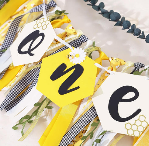 Agkvw 1st Bee Theme High Chair Banner - Happy Bee Day Birthday Banner, First Birthday Decoration for Boys and Girls