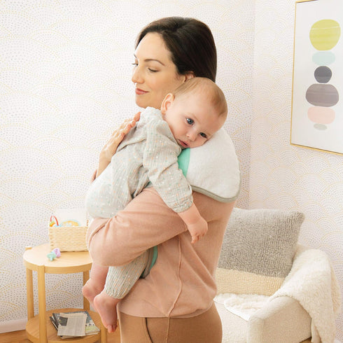 Munchkin TheraBurpee Colic & Fever Relief Kit with Hot & Cold Therapy Burp Cloths