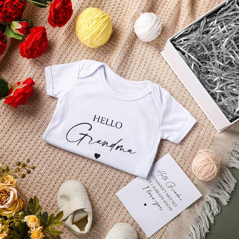 Shyyween 4 Set Pcs Pregnancy Announcement for Grandma, Hello Grandma Baby Bodysuit, Hello Grandma Pregnancy Reveal Card