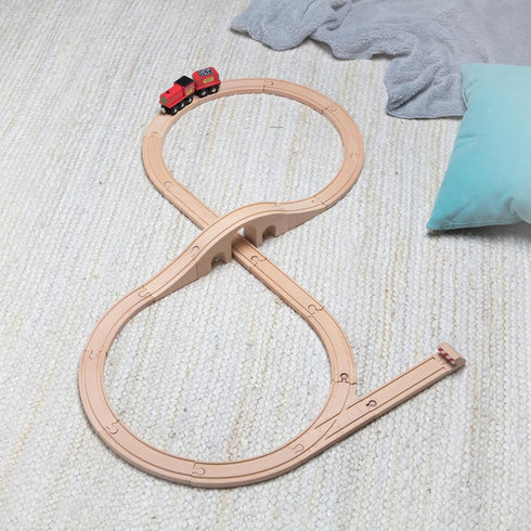 Set (22 Melissa & Doug Classic Wooden Figure Eight Train pcs)