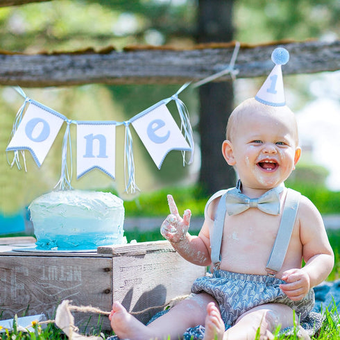 1st WAOUH Boys Birthday Hat and Highchair Banner - Blue and WHite Party Decoration (BAI LAN TAO CAN)