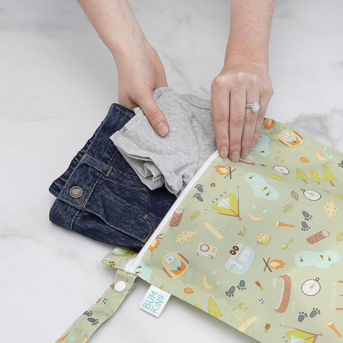 Bumkins Waterproof Wet Bag for Baby, Travel, Swim Suit, Cloth Diapers, Pump Parts, Pool, Gym Clothes, Toiletry, Strap to Stroller, Daycare, Zipper Reusable Bag, Wetdry Packing Pouch, Camp Gear Green