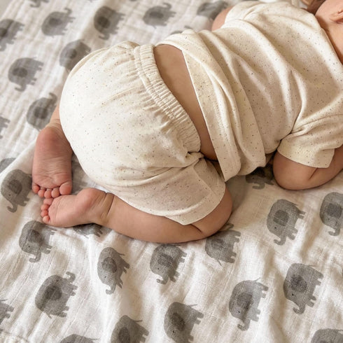 4 Pack 31.5 43.3 inch Muslin Swaddle Blankets for Newborn, Cotton Baby Blankets, Large x Breathable Soft Receiving