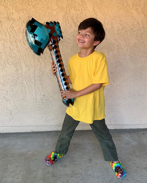 Inflatable Weapons - Diamond Swords, Axes & Hatchet, Blow Up Party Favors for Boys & Girls, 6 Pack