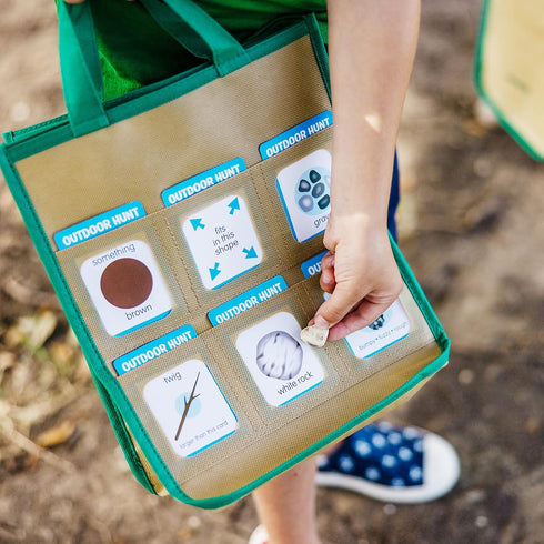 Melissa & Doug Let’s Explore Indoor/Outdoor Scavenger Hunt Play Set, 80 Double-Sided Cards for Kids 4+