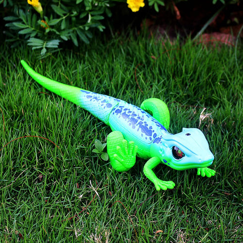 Tipmant RC Lizard Remote Control Animal Chameleon Realistic Crawler Vehicle Car Trick Halloween Christmas Prank Toys